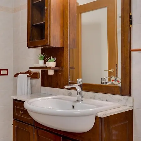 Centro - 3 Letto & Balcone Privato Apartamento