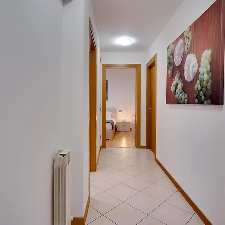 Centro - 3 Letto & Balcone Privato Διαμέρισμα Cormòns