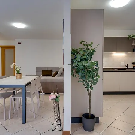 Apartment Centro - 3 Letto & Balcone Privato