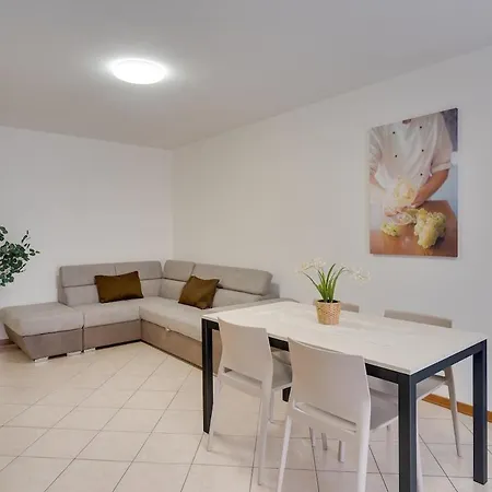 Centro - 3 Letto & Balcone Privato Apartamento *