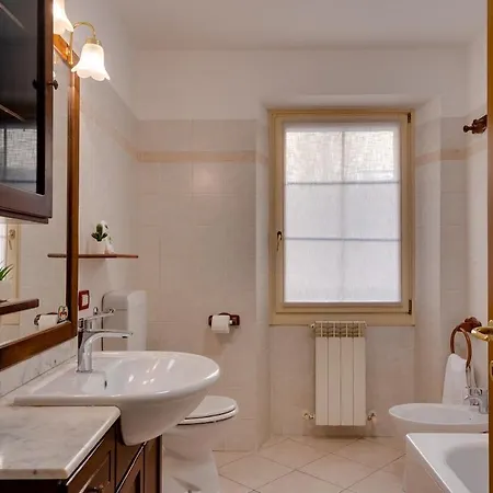 Centro - 3 Letto & Balcone Privato Διαμέρισμα *